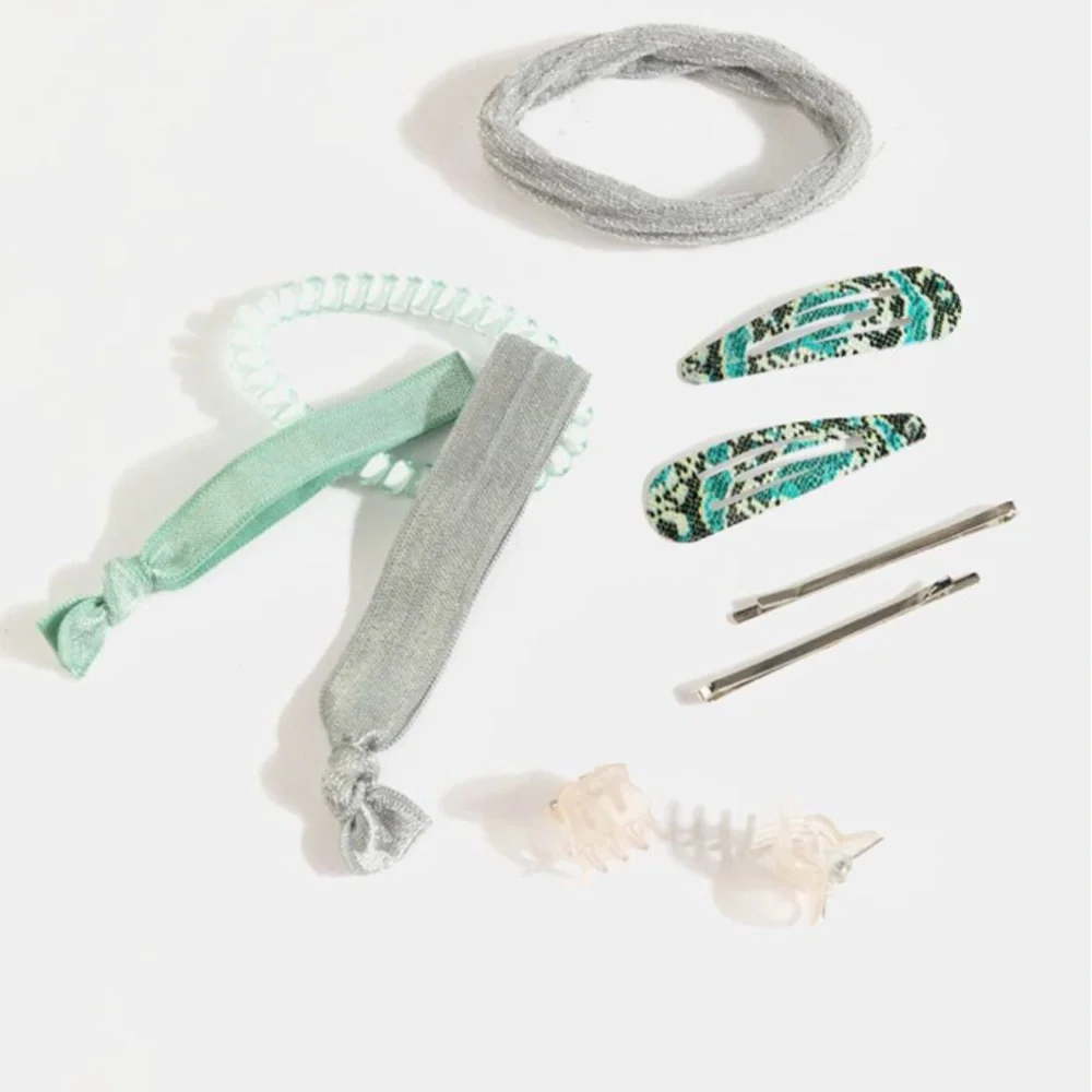 Francesca’s Mixed Hair Accessories Set